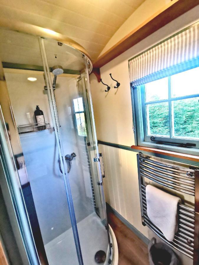 Toms Hut And Robins Rest Shepherd Huts Near Wadebridge Ngoại thất bức ảnh