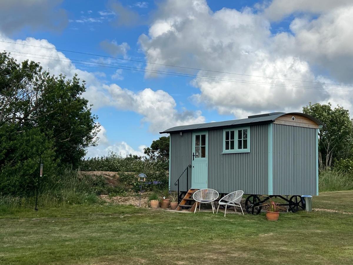 Toms Hut And Robins Rest Shepherd Huts Near Wadebridge Ngoại thất bức ảnh
