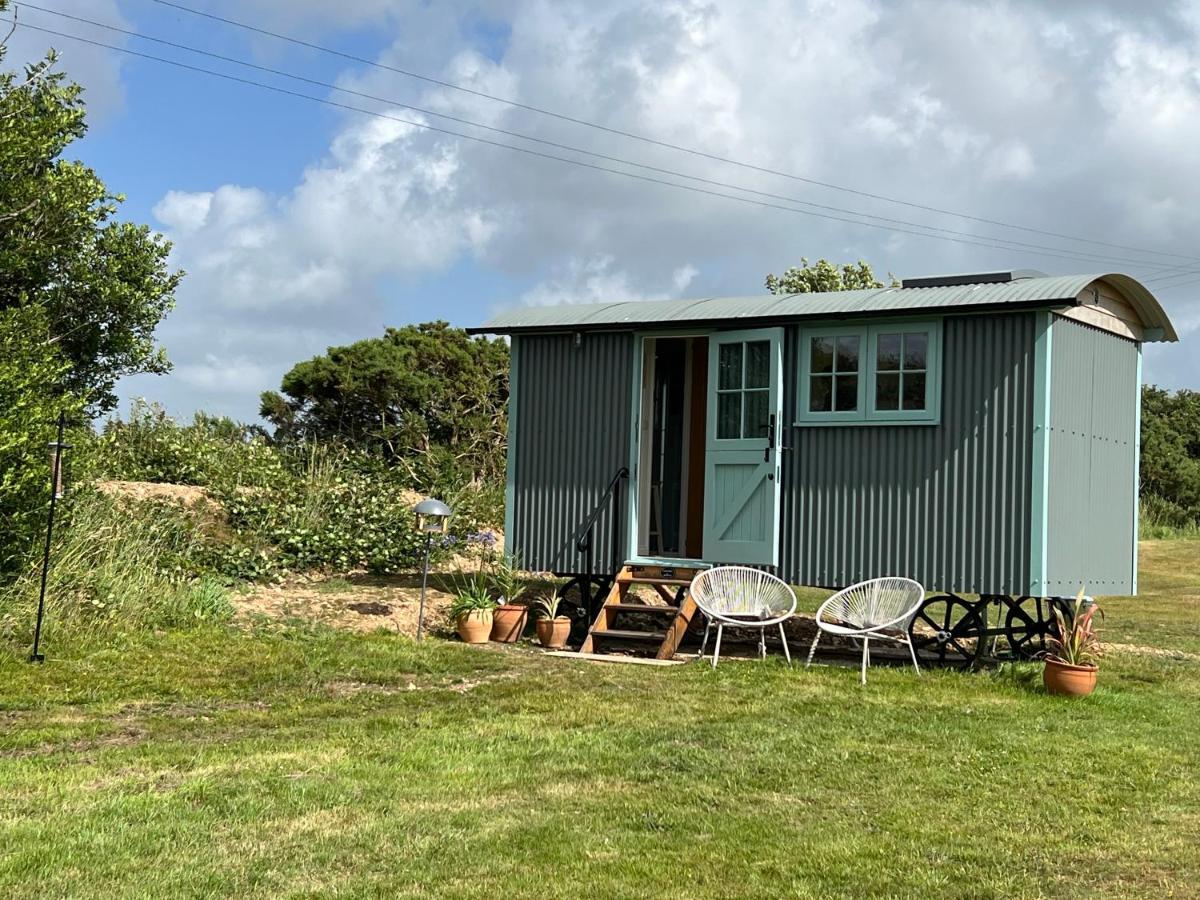 Toms Hut And Robins Rest Shepherd Huts Near Wadebridge Ngoại thất bức ảnh