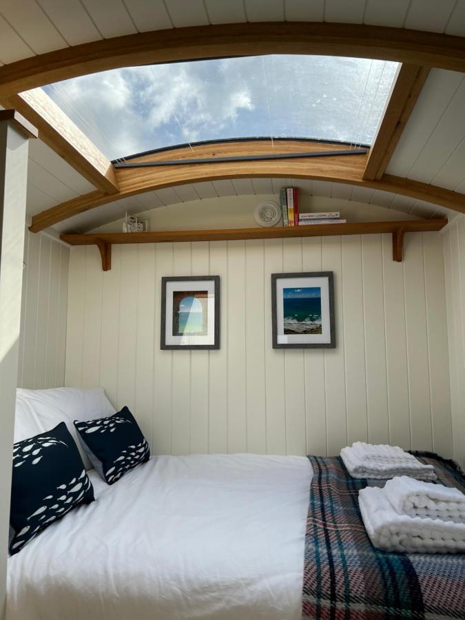 Toms Hut And Robins Rest Shepherd Huts Near Wadebridge Ngoại thất bức ảnh